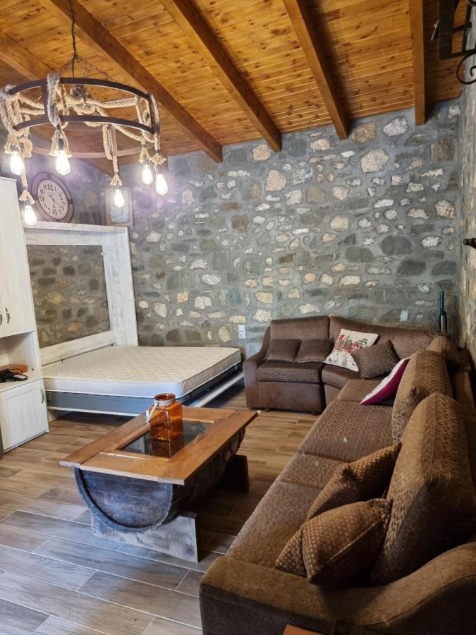 Apartment House With Big Garden And Barbeque In Nature *