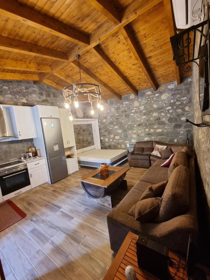 Apartment House With Big Garden And Barbeque In Nature *