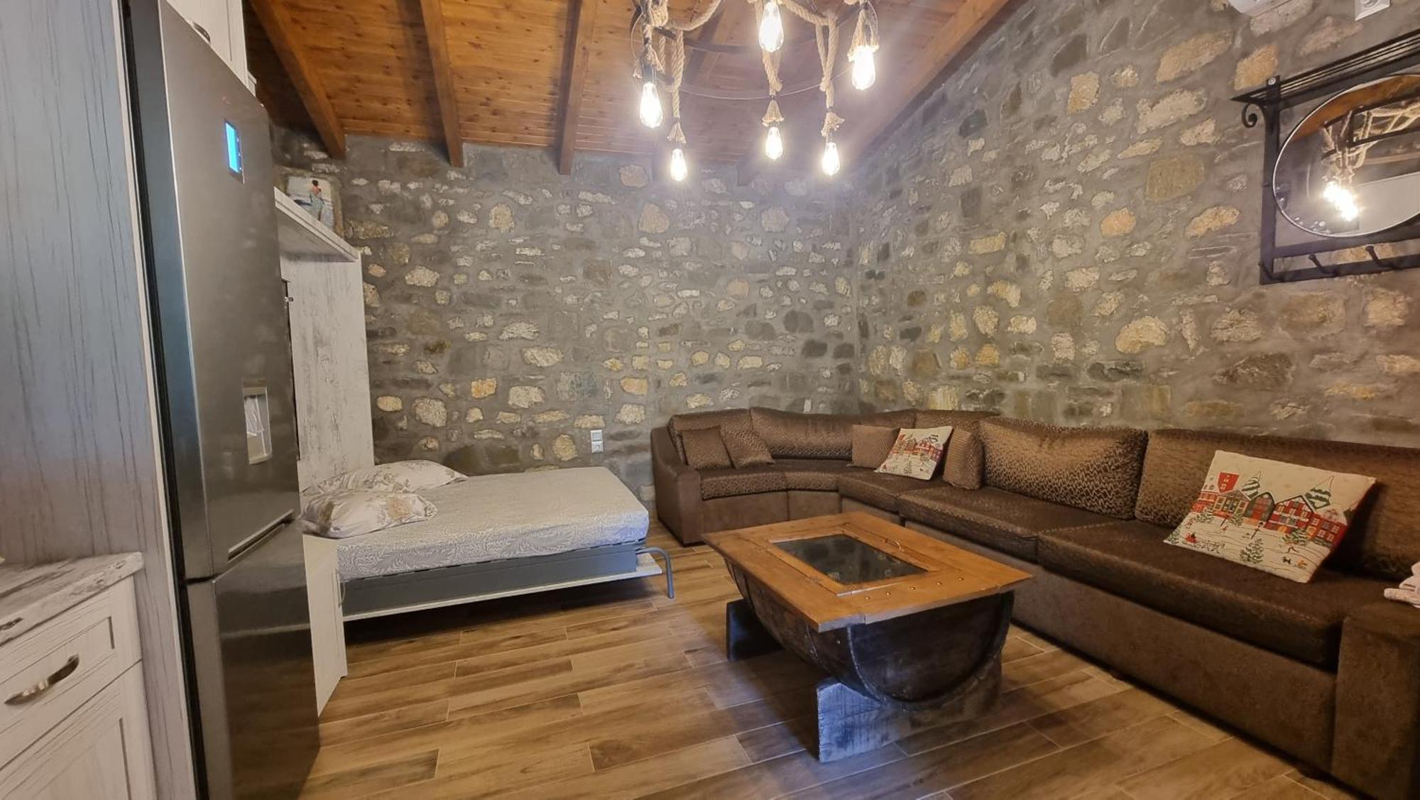 Apartment House With Big Garden And Barbeque In Nature Vourgareli