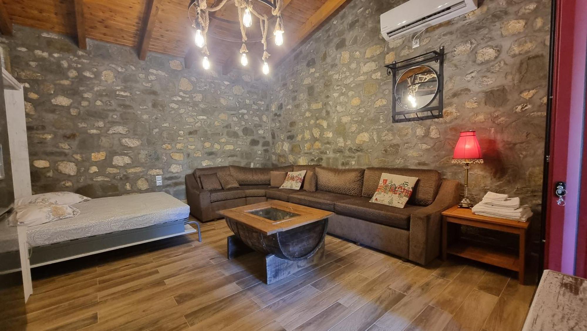 House With Big Garden And Barbeque In Nature Vourgareli