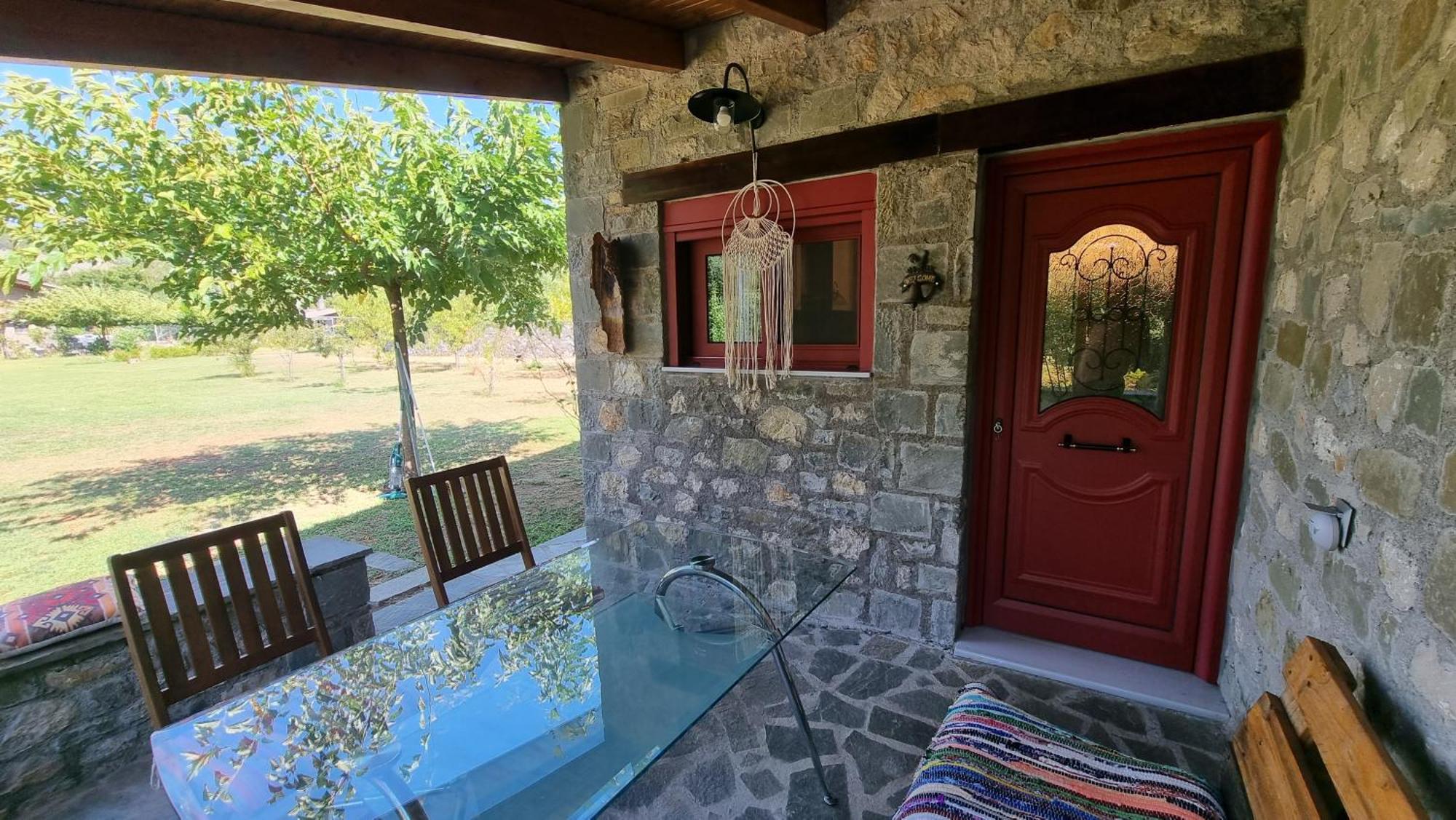 House With Big Garden And Barbeque In Nature Apartment